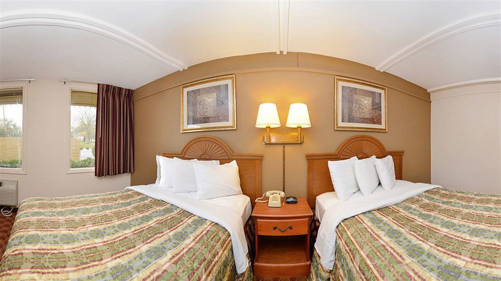 Spanish Trace Inn 阿森斯 外观 照片