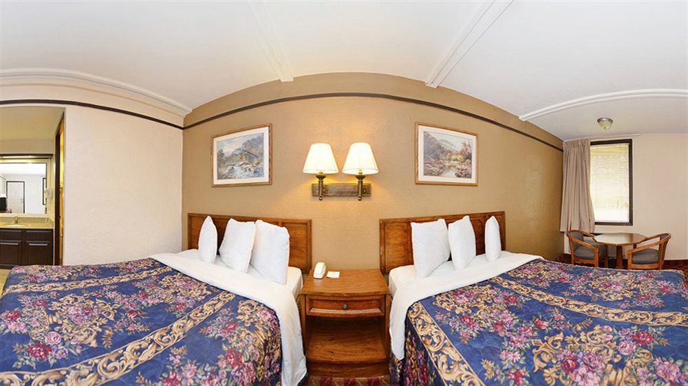 Spanish Trace Inn 阿森斯 外观 照片