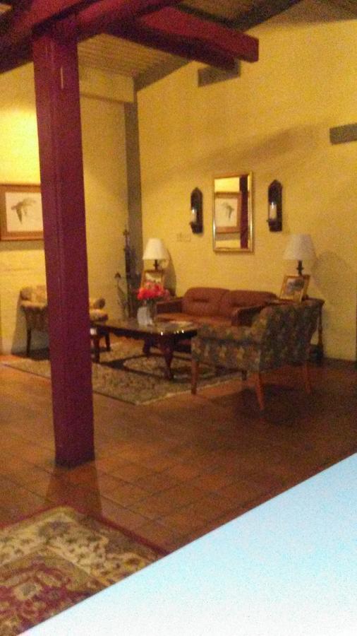 Spanish Trace Inn 阿森斯 外观 照片