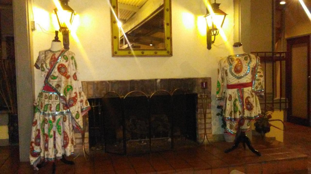 Spanish Trace Inn 阿森斯 外观 照片