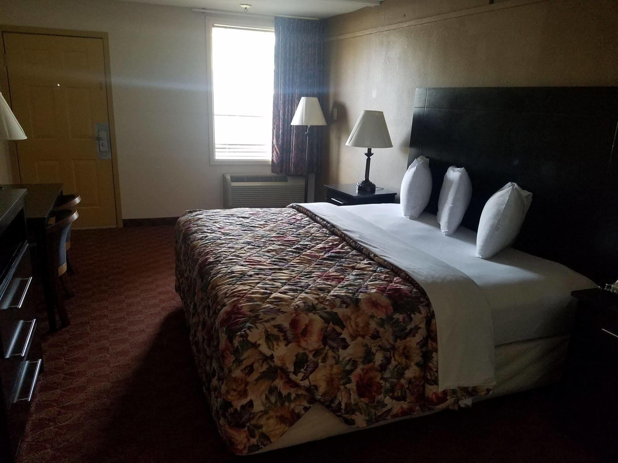Spanish Trace Inn 阿森斯 外观 照片