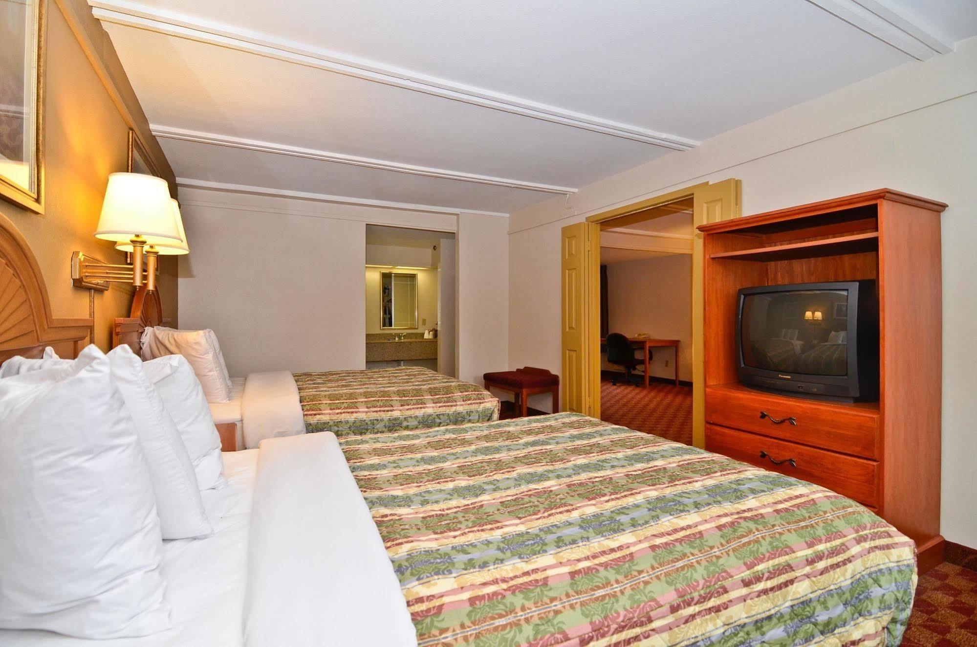 Spanish Trace Inn 阿森斯 外观 照片