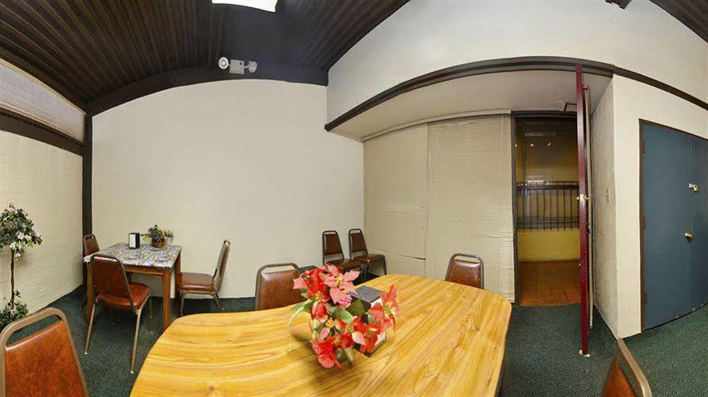 Spanish Trace Inn 阿森斯 外观 照片
