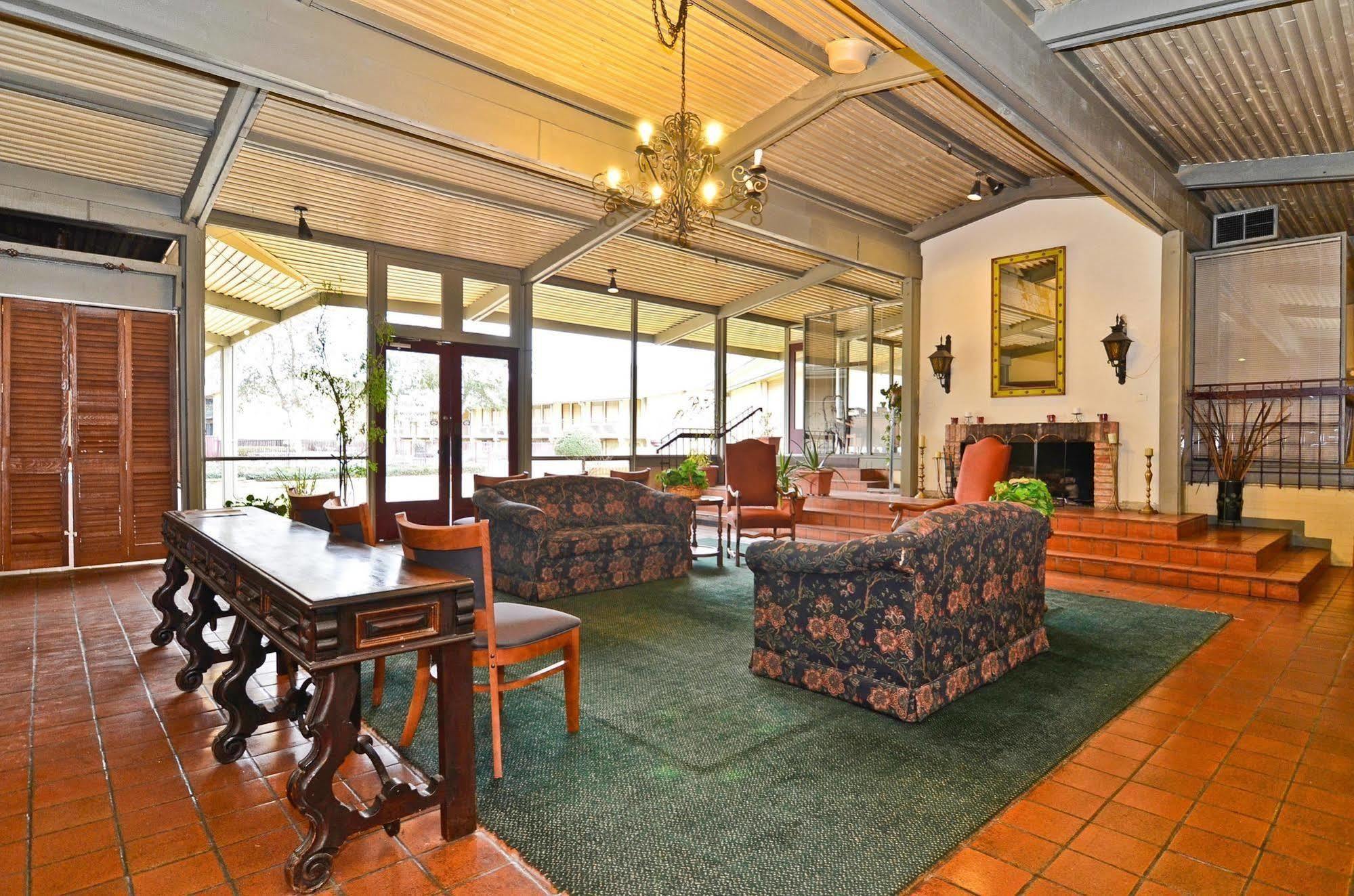Spanish Trace Inn 阿森斯 外观 照片
